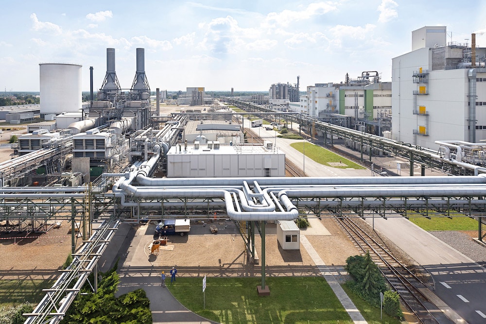GREIWING übernimmt Produktionsversorgung für den BASF-Produktionsstandort Schwarzheide. Dieser befindet sich in der Lausitz im Süden von Brandenburg und ist einer der größten Produktionsstandorte des Konzerns in Europa. | Foto: BASF