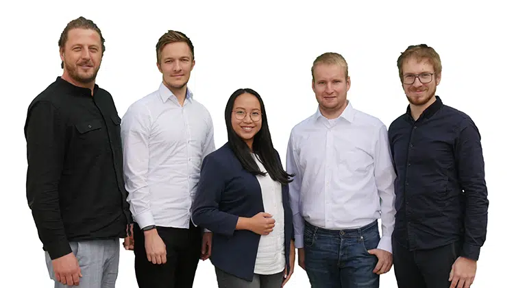 Das FlIPoQ-Team von links: Dr. Jens Butzke, Christian Ladner, Linda Phetsananh, Marius Mischlich und Birk Schefczik. | Foto: h_da/Birk Schefczik