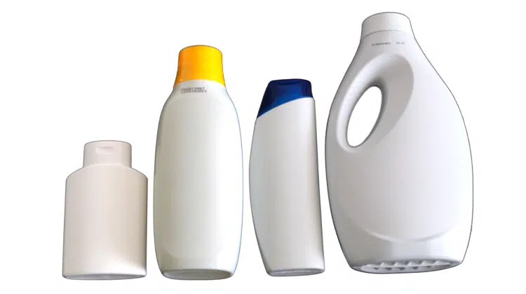 Gängige HDPE-Verpackungen für Reinigungsmittel könnten ohne Duftstoffe besser wieder verwertet werden. | Foto: Fraunhofer LBF