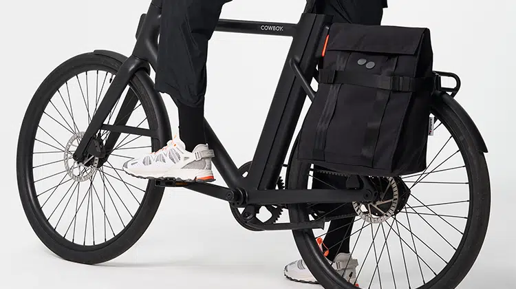 Die neue Fahrradtasche „Pendik“ der Marke pinqponq von baesiq GmbH hat einen deutlich reduzierten CO2-Fußabdruck dank BASF’s Ultramid Ccycled. | Bild: baesiq GmbH