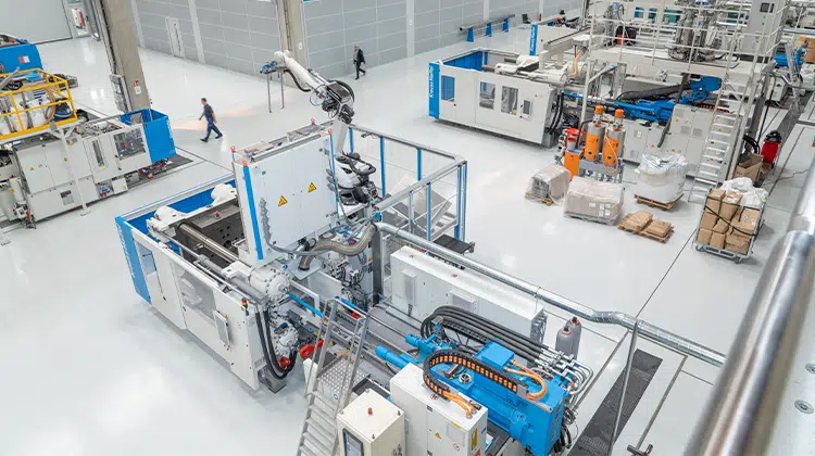 Auf 15.000 Quadratmetern gibt das neue Technikum Einblick in die Maschinenwelt von KraussMaffei | Foto: KraussMaffei